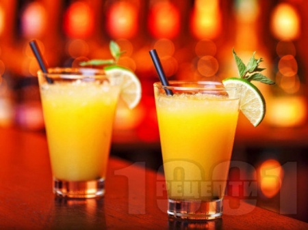    (Harvey Wallbanger)  ,       -   